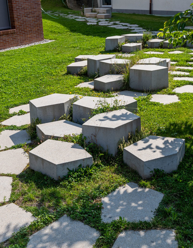 Mosaikhocker Mosaikhocker aus Beton verschiedene Höhen